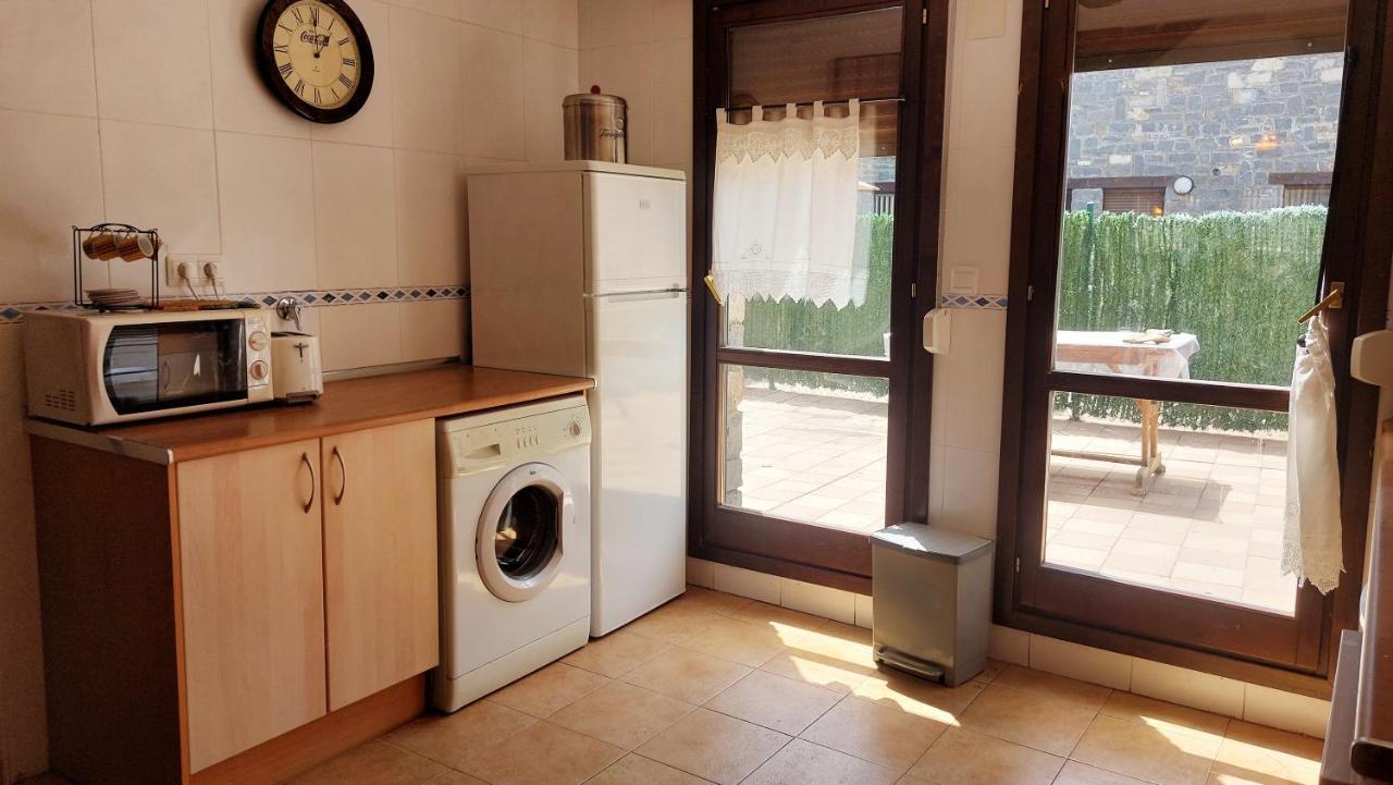 Apartamentos Castiello De Jaca 3000 Bagian luar foto